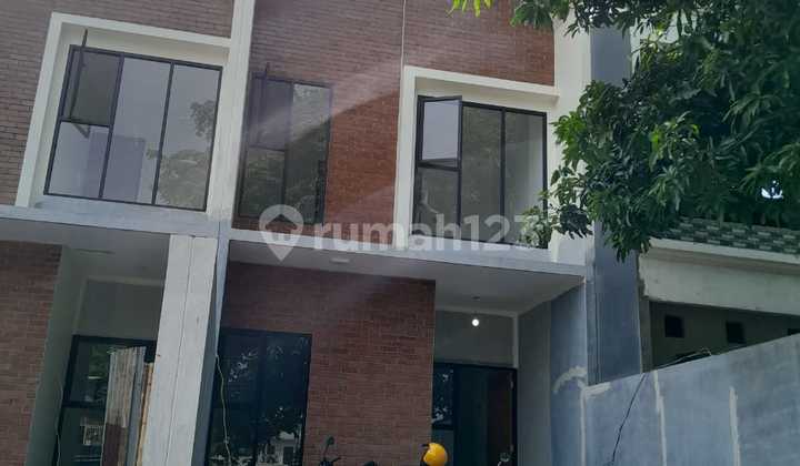 Dijual Rumah di Meruya 2