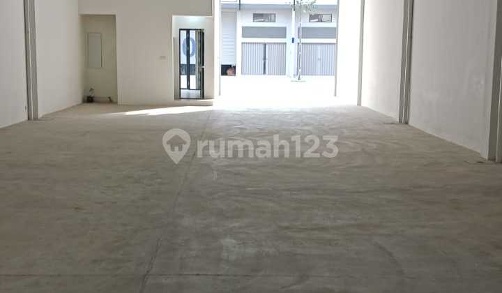 Rent New Warehouse in Duta Indah Starhub Warehouse Complex Rent New Warehouse in Duta Indah Starhub Warehouse Complex