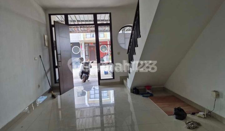 For Rent GLC East Asia Size 4x15