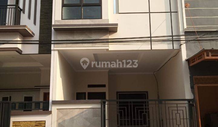 Rumah 2 lantai siap huni Poris indah cipondoh 1