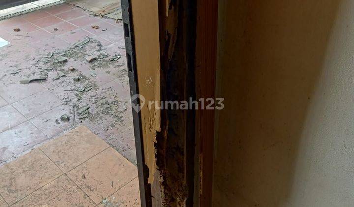 Rumah rusak 2.5 lantai dimetropermata dekat pintu tol 2