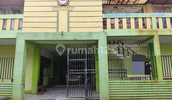 Ruang Usaha Ex Sekolah Di Karang Tengah Dekat Exit Tol.