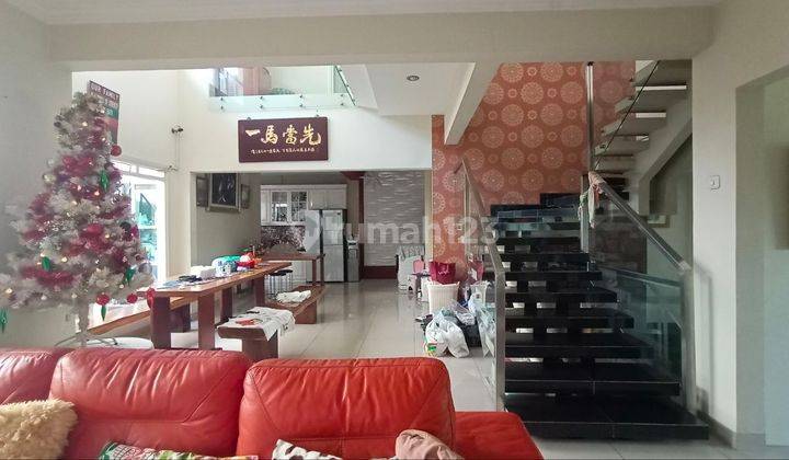 Rumah Minimalis Modern 5 Kamar Tidur Dekat Tol Pasteur Bandung 1