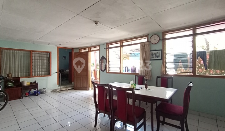 Rumah Cocok Untuk Cafe Lokasi Strategis Sayap Riau