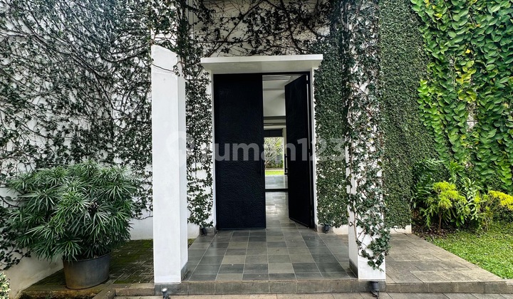 Rumah Bagus Semi Furnished SHM Cipete, Jakarta Selatan 2