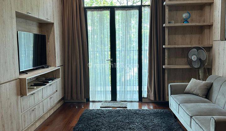 Apartement Hamptons Park 3 BR Furnished Bagus 1