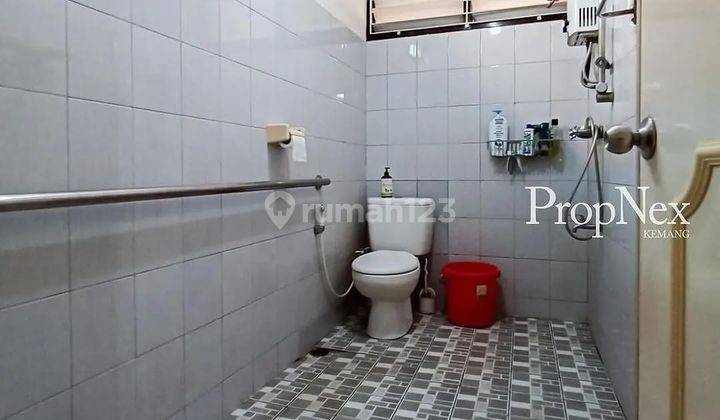 Rumah 2 Lantai Bagus SHM di Bendungan Hilir, Jakarta Pusat 2