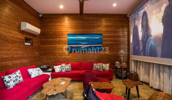 Rumah 2 Lantai Bagus Furnished SHM di Seminyak-bali, Badung 2