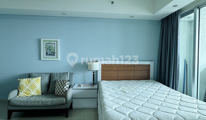 Studio Apartment in Kemang Village Needs Minimal Renovation Furnished