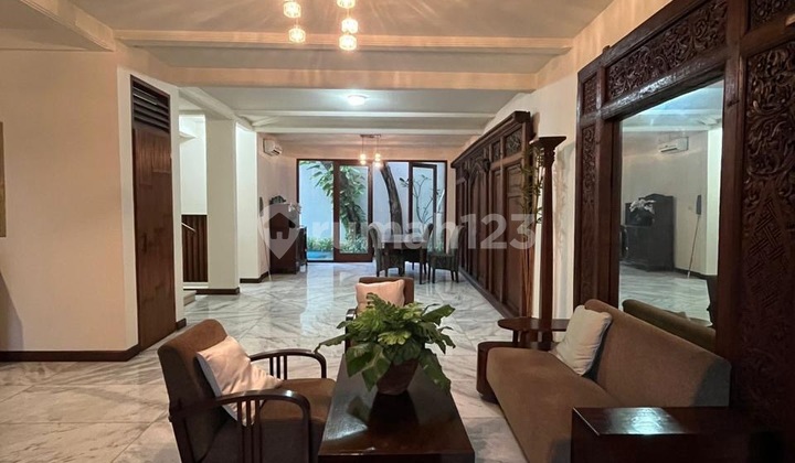Rumah Kontrakan Bagus Semi Furnished SHM Kemang Selatan, Jakarta Selatan 1