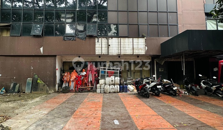 Ruko Butuh Renovasi luas tanah 1172 m2 Kemang, Jakarta Selatan