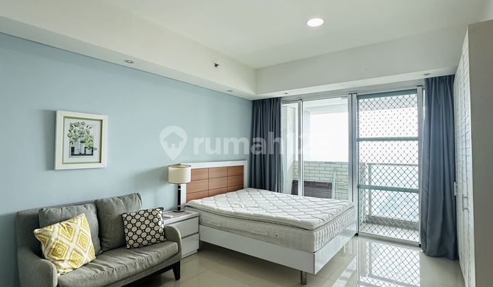 Studio Apartment in Kemang Village Needs Minimal Renovation Furnished 2