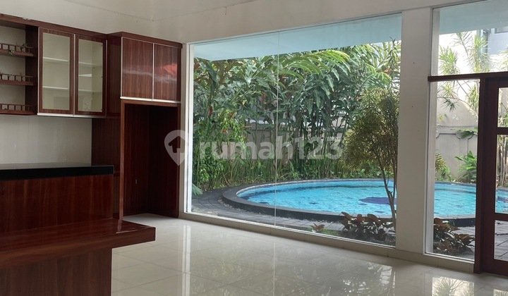 Good House Unfurnished SHM Pondok Indah, South Jakarta 2