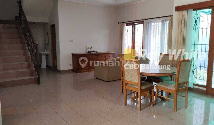 Rumah terawat Furnished di Setrasari Kulon siap huni 2