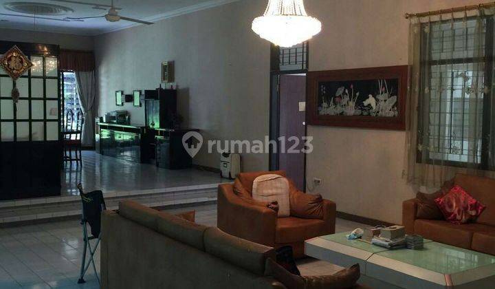 Rumah Tengah Kota Semarang Strategis Kawasan Elit Dijual di Jalan Merapi, Gajahmungkur Semarang Selatan 12.203 AUD  1