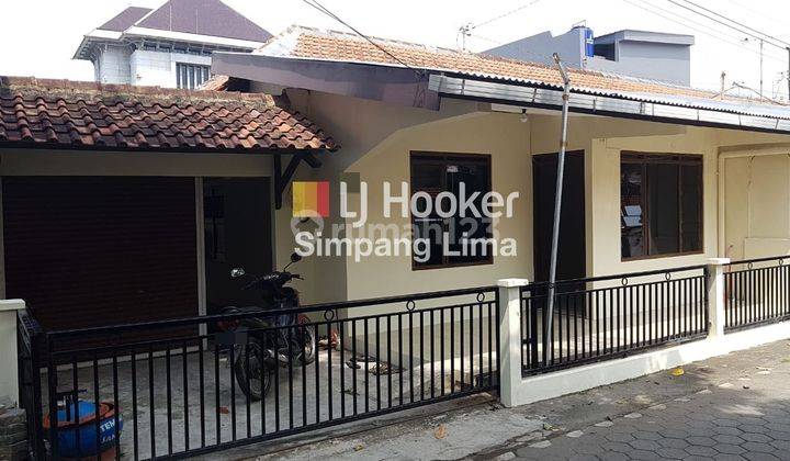 Rumah Tengah Kota Siap Huni Disewakan di Kusumawardani Pleburan Semarang Selatan 10.056 aud  2