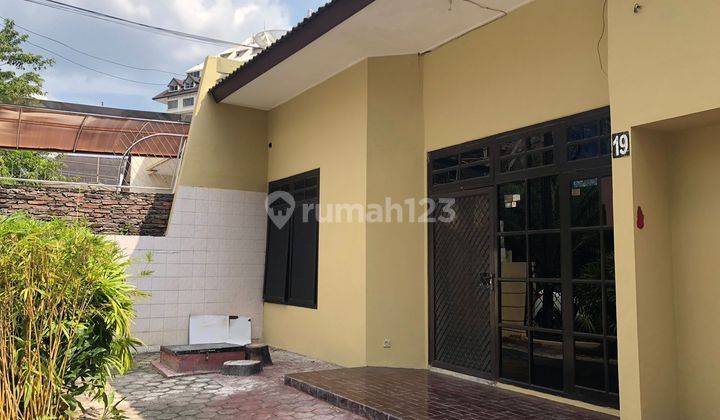 Rumah Tengah Kota Semarang Siap Pakai Dijual di Taman Pekunden , Semarang Tengah 11.050 LIS  2