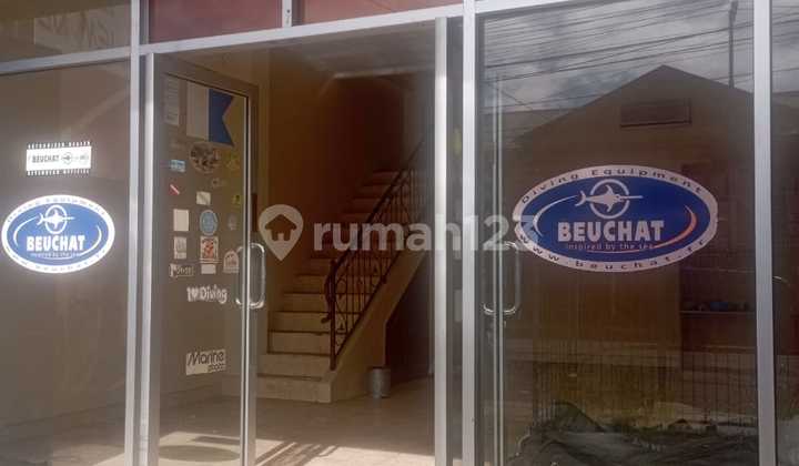 For sale: 3-story shop house on Jl. Sam Ratulangi, Manado. 2