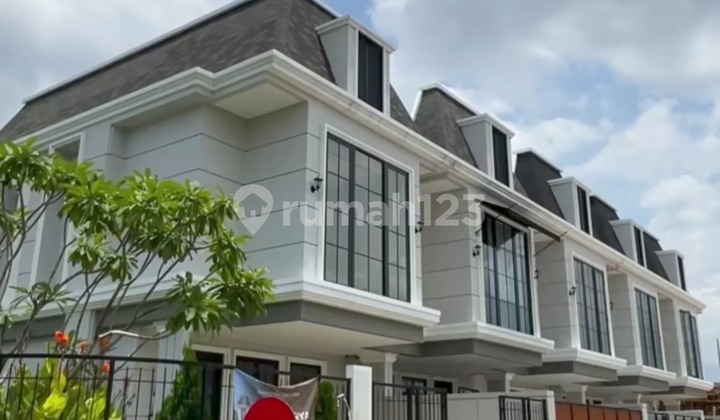 Rumah Baru Style Amerikan Classic 