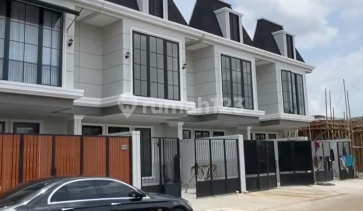 Rumah Baru Style Amerikan Classic 