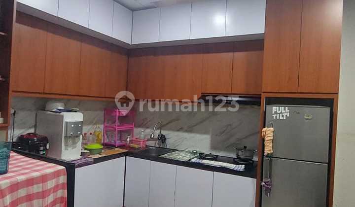 East Terrace Rumah 2,5Lantai Metland Cyber Puri 2