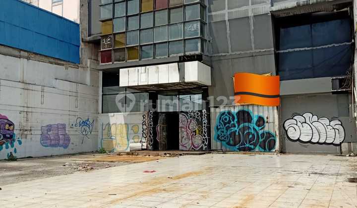 Jatinegara Jakarta Timur Ex Showroom Mobil 3Lantai Disewakan