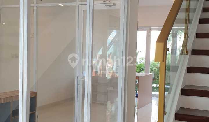 Rumah Mewah di Kawasan Kav Dki H Brit Kondisi Rumah Baru Dan Rapi
