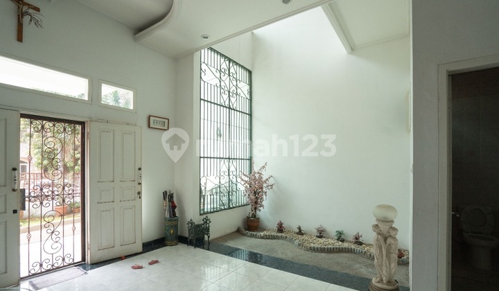 Nice and Well-Maintained House in Strategic Taman Palem Lestari Nice and Well-Maintained House in Strategic Taman Palem Lestari