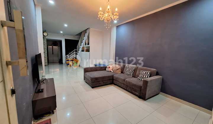 Rumah Bagus dan Terawat di Taman Semanan Indah Lokasi Strategis