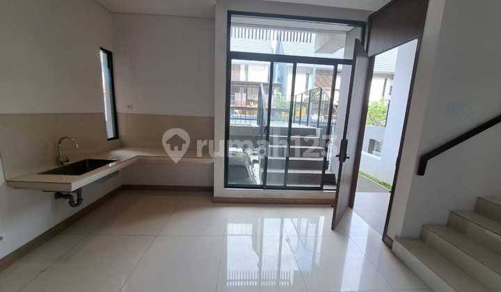 Myza Falthouse House in BSD Tangerang Strategic Location Negotiable 1