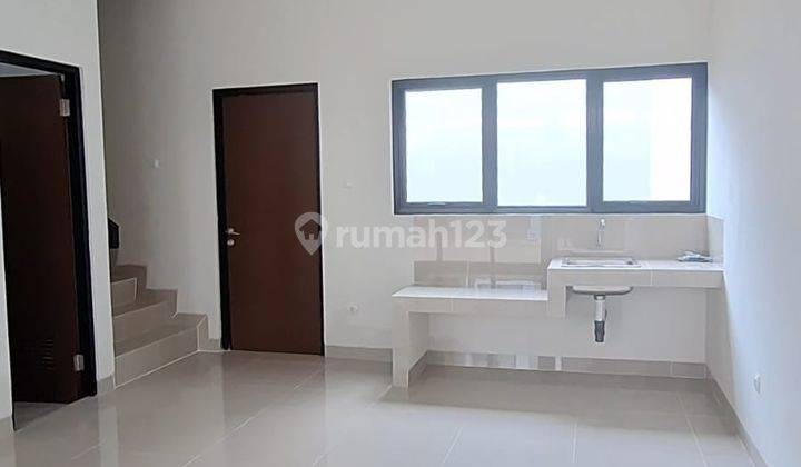 Rumah 2,5 Lantai Siap Huni di Northbend Tangerang Lokasi Bagus 1