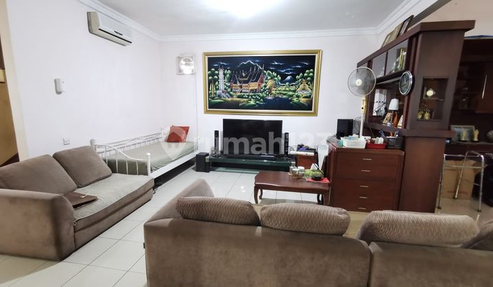 Rumah Bagus di Taman Semanan Indah Jakarta Barat Strategis Nego