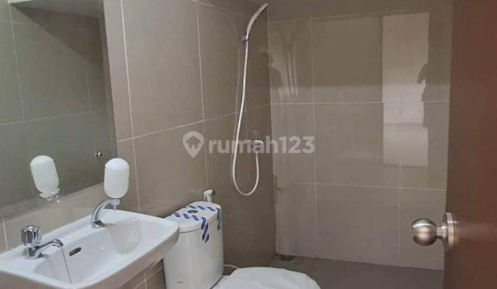 Rumah 2,5 Lantai Siap Huni di Northbend Tangerang Lokasi Bagus 2