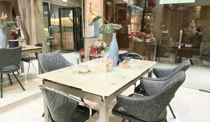 HOT UNIT! Beautiful House in Very Well-Maintained Condition at Alam Sutera, Sutera Kirana Cluster.