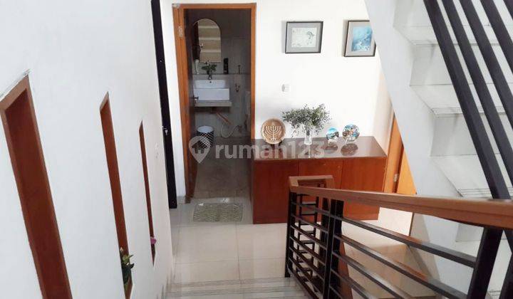 Rumah 4 Lantai full furnished di Palmerah Jakarta Barat Strategis  2