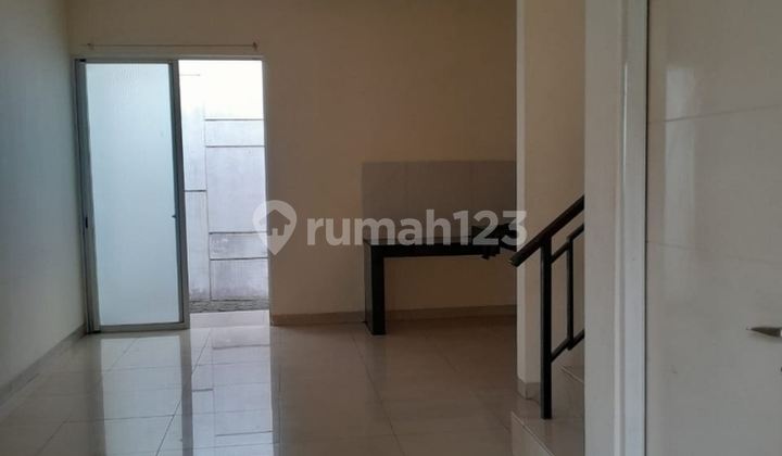 For rent Green Lake City Cluster Australia 6X15 2