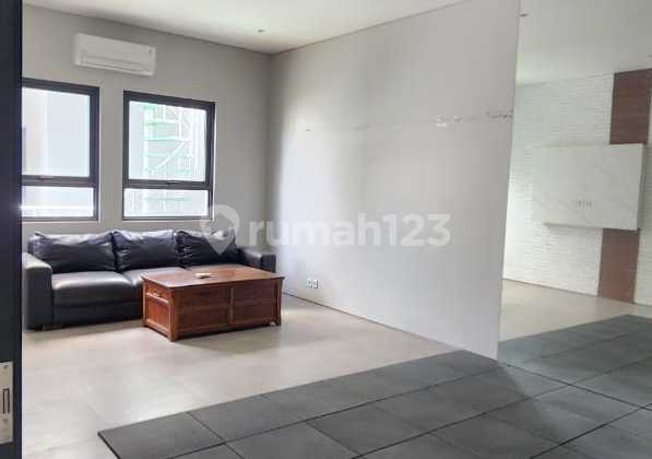 Rumah Hunian Siap Huni di Kav Dki Jakarta Barat Strategis Nego