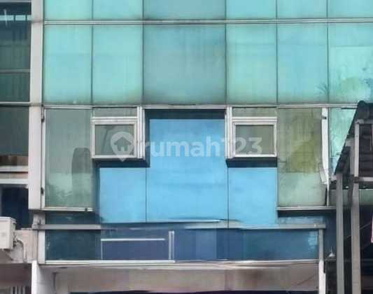 3-Story Ruko in Villa Tomang Tangerang, Strategic Location, Negotiable 1