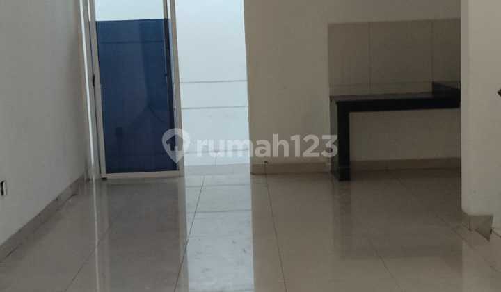 Hot! House in Green Lake City Cluster Australia