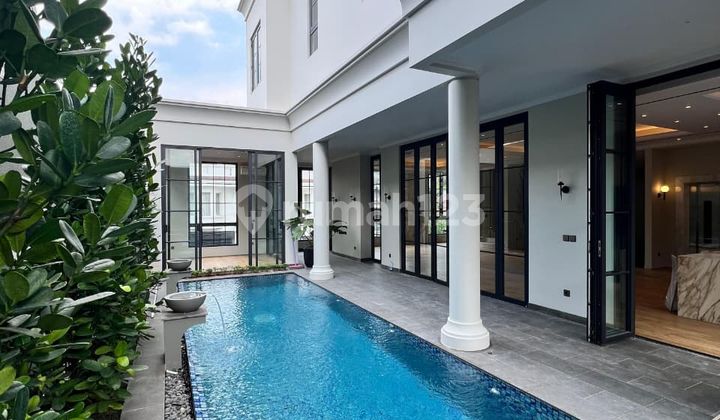 4 Floors, Area 370m2 in South Jakarta 1