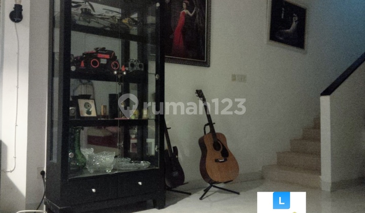 For Sale: Beautiful 2-Storey House in a Cluster in Cibubur, Land Area 130m2, 3+1 Bedrooms, Semi-Furnished 2
