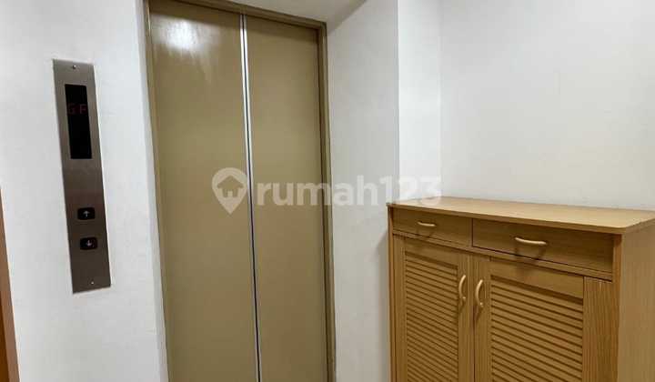 Disewakan Apartemen Sudirman Mansion Sz 80m2 Type 2+1 BR Private Lift Full Furnish, view city  2
