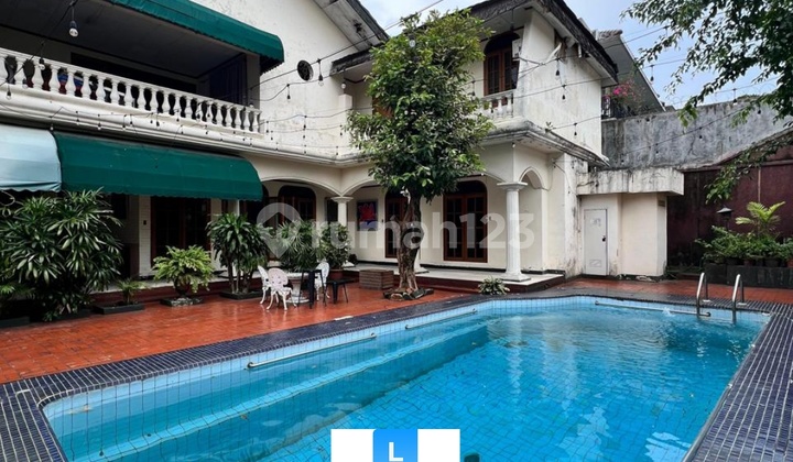 For Sale Fast!! Below Market Price Luxury 2-Storey House Area 1,192m2 Spacious Yard with Pool, Kemang, South Jakarta