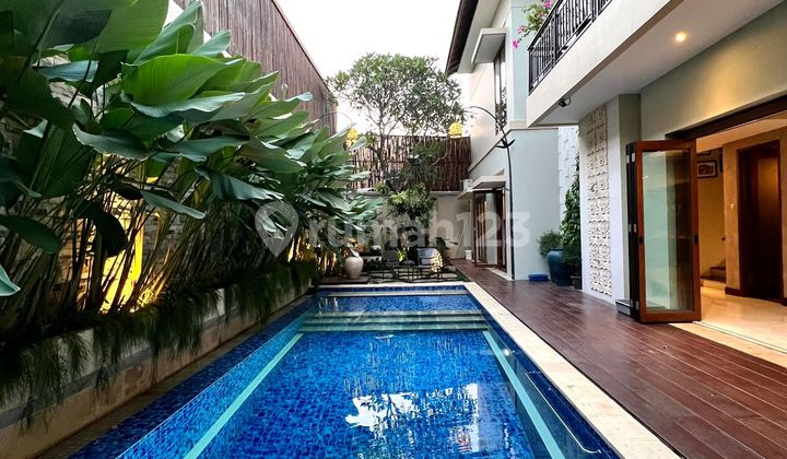 For Sale Rumah Bergaya Bali 2 Lantai Ada Pool, Bebas Banjir, di Kemang- Jakarta Selatan