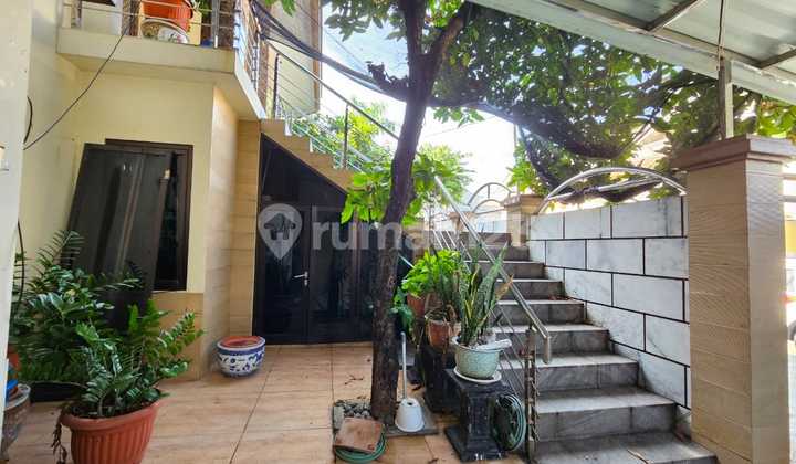 Dijual Rumah 4Br +Gudang 2