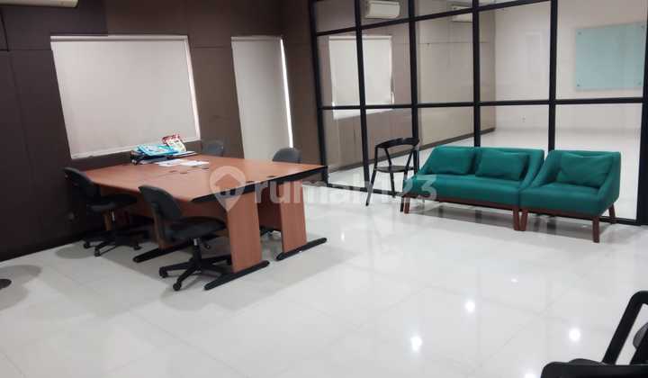 Quickly for rent office space in Pluit.