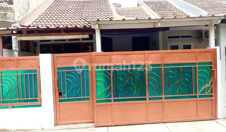 Rumah Akses 2 Mobil SHM di Pondok Kelapa Siap Huni