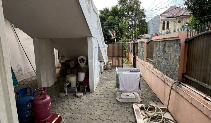 Dijual Rumah plus tempat Usaha  di Jl.Wijaya Kusuma, Duren Sawit Bagus SHM - Sertifikat Hak Milik 2