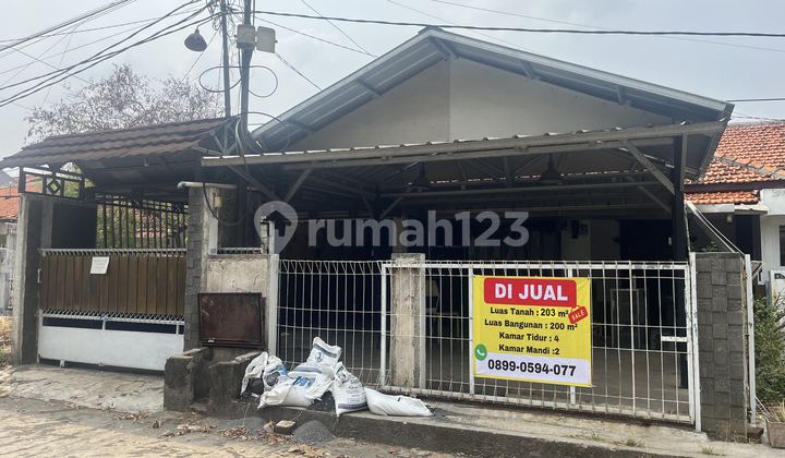  Rumah SHM Di Komplek Depnaker, Kranji, Dijual cepat