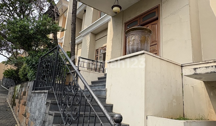 Rumah Nego SHM di Komplek Perumahan Puri Cinere Mewah 2